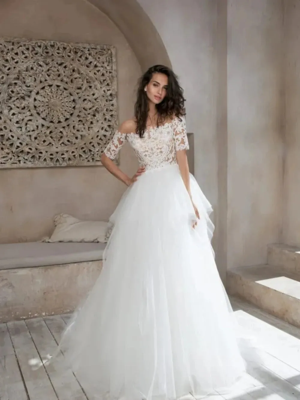 A Line Wedding Dresses Tulle Applique Tiered Skirts Wedding Dresses Back Hollow Floor Length Bribal Gowns Vestidos De Novia
