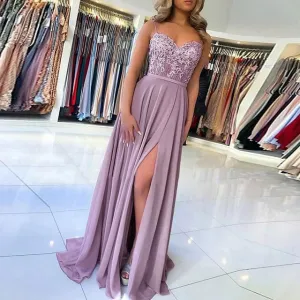 Arabella - Lace dress with high slit