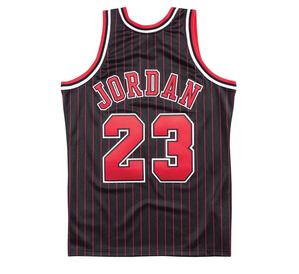 AUTHENTIC JERSEY CHICAGO BULLS ALTERNATE 1996-97 MICHAEL JORDAN