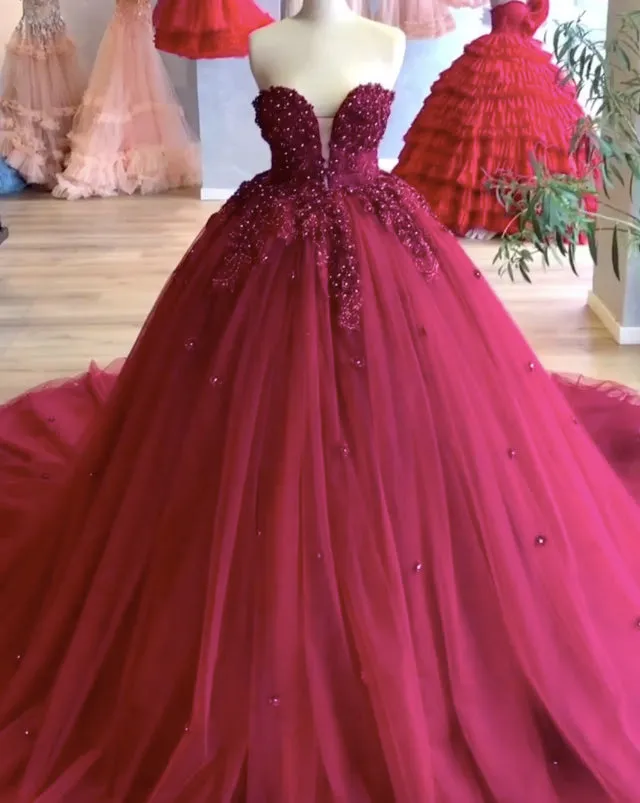 Burgundy Quinceanera Dress Sexy Deep V-Neck Tulle Skirts Lace Appliques Beaded Princess Ball Gowns vestidos de quinceañera Sweet 16 Dress