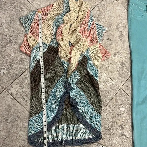 Cabi outfit striped cardigan and seafoam green skinny jegging jeans