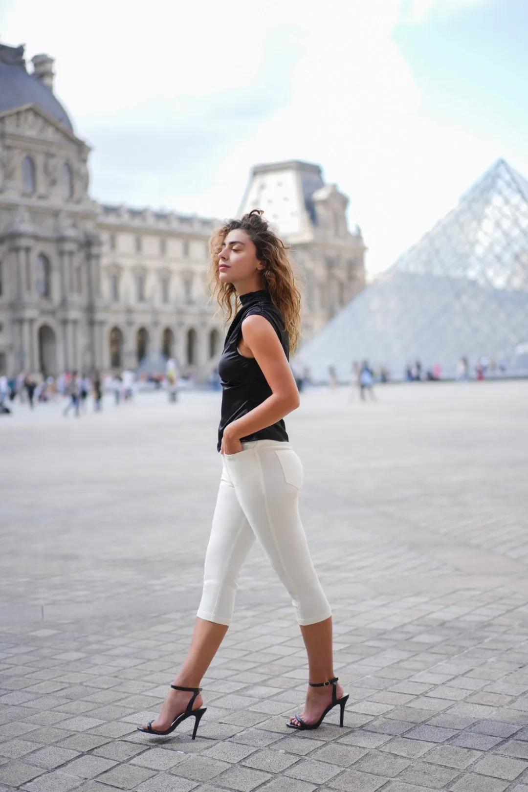Capris Ultra Stretch Skinny Pants in Pink
