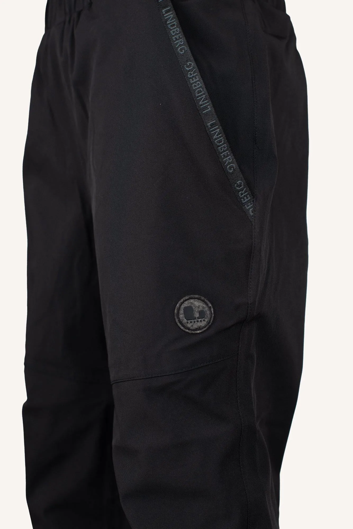 DRAMMEN SHELL PANTS - BLACK