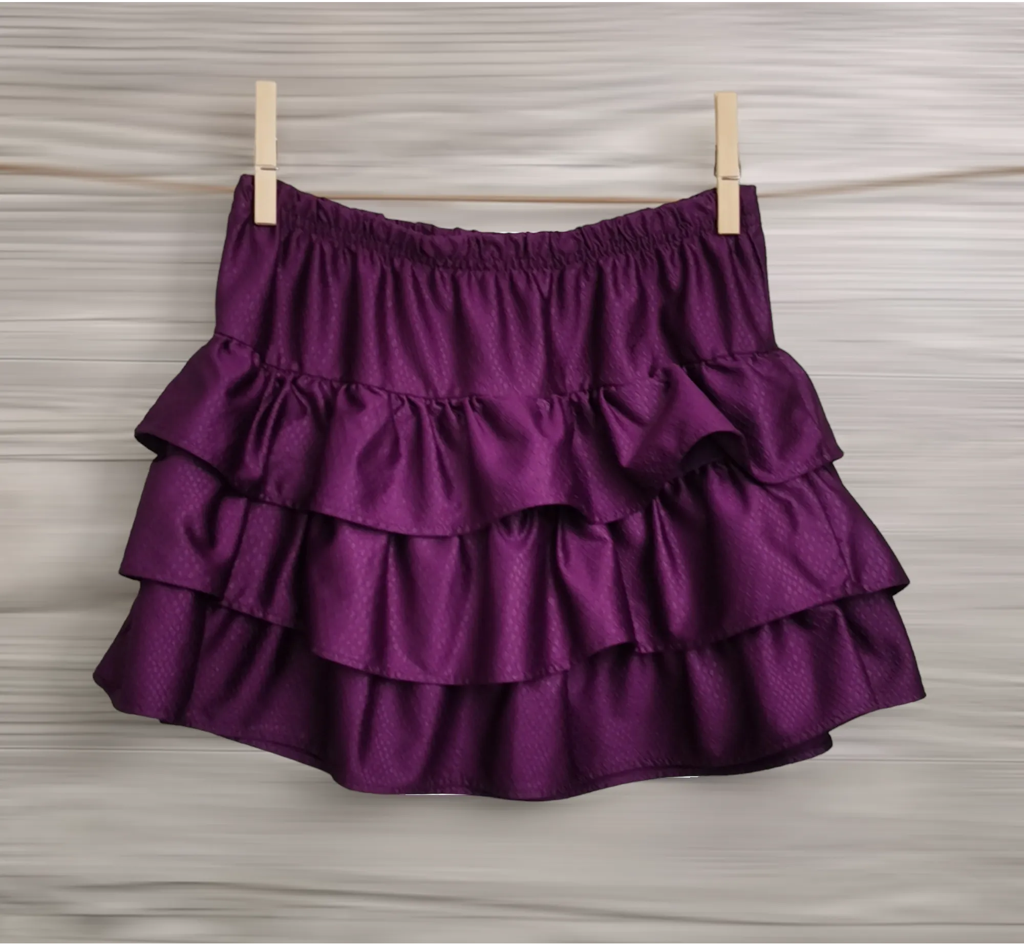 GIRL SIZE MEDIUM (7/8 YEARS) - Stretchy Ruffled Skirt EUC B8