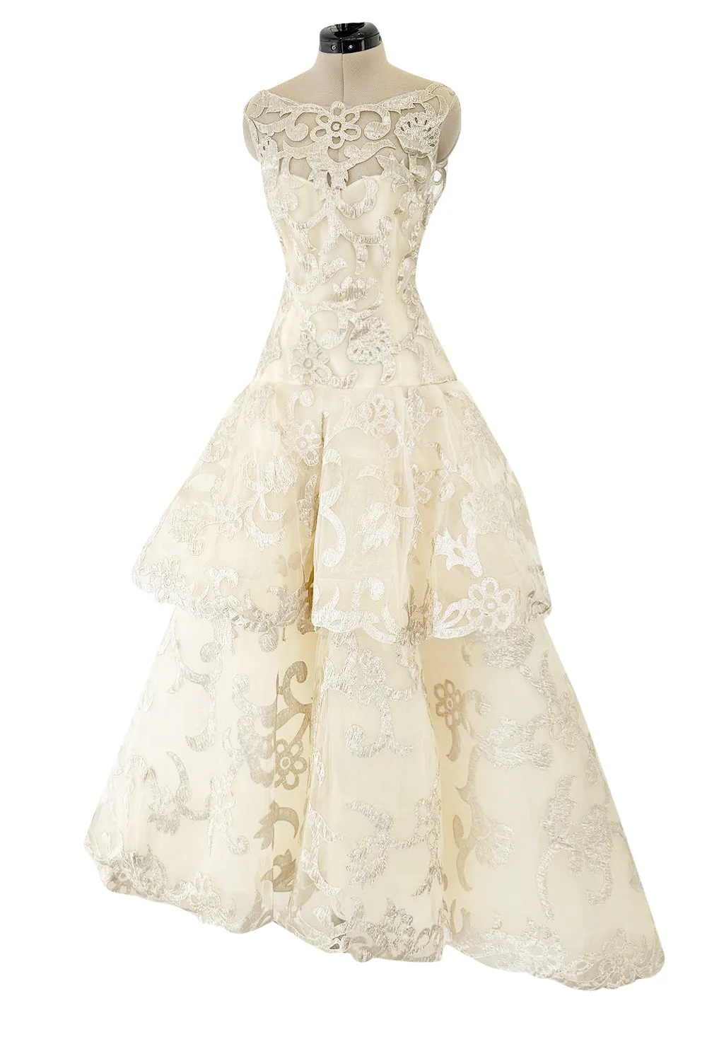 Incredible Pre-Fall 2015 Oscar de la Renta Runway Look 36 Pale Muted Metallic Gold Applique & Net Dress