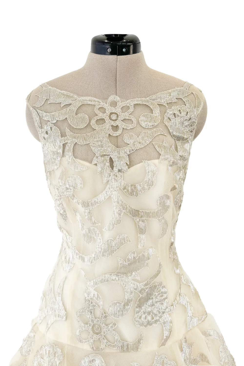 Incredible Pre-Fall 2015 Oscar de la Renta Runway Look 36 Pale Muted Metallic Gold Applique & Net Dress