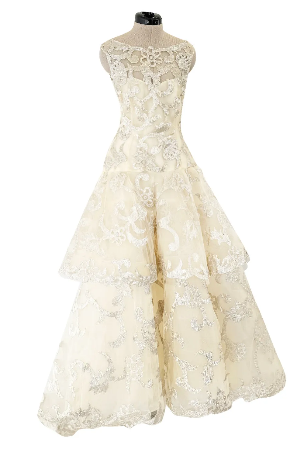 Incredible Pre-Fall 2015 Oscar de la Renta Runway Look 36 Pale Muted Metallic Gold Applique & Net Dress