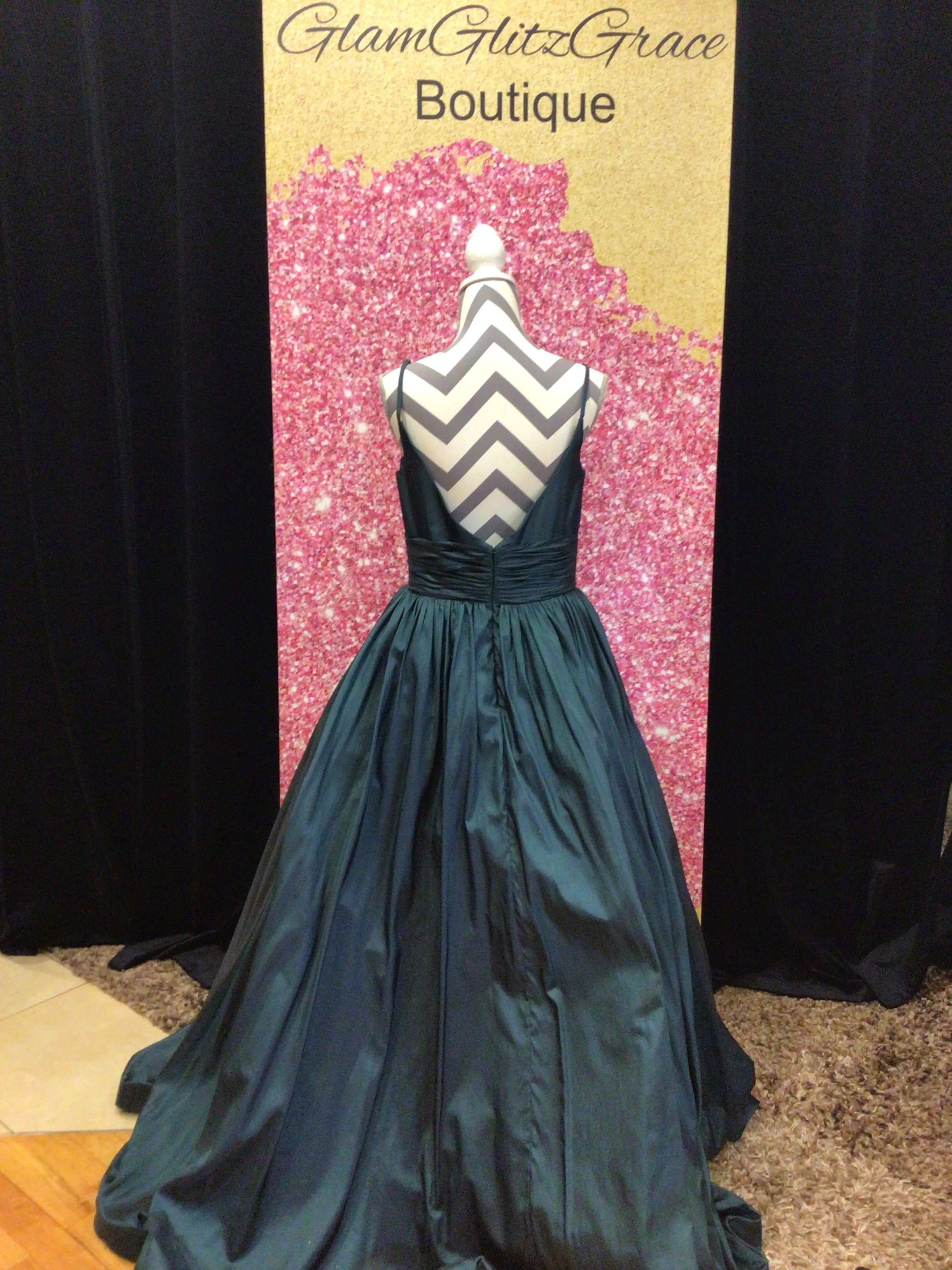 Mac Duggal Cinched Waist V-neck Spaghetti Strap Full body Dress