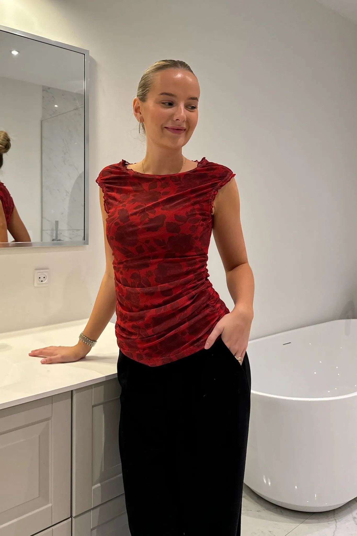 MiraIC Mesh Top - Rød Blomsterprint