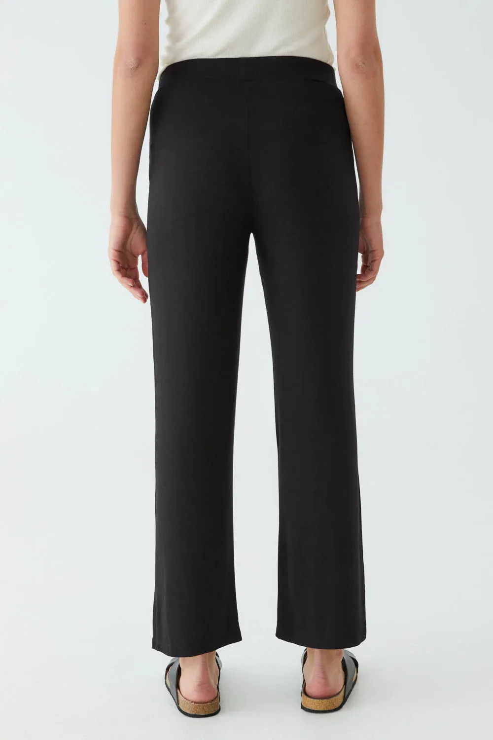 Movesgood Widdy pants sort bukse med strikk i livet, rette vide ben i bambuskvalitet