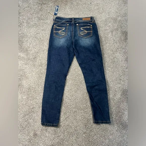 NWT Seven7 Skinny Jeans