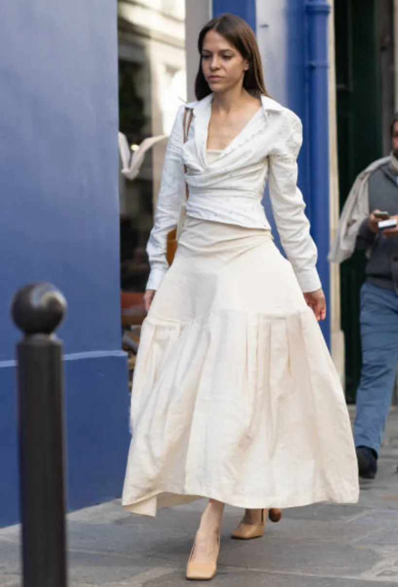 Spring 2018 Jacquemus by Simon Porte 'La Bomba' Closing Look Hoop Skirt Dress