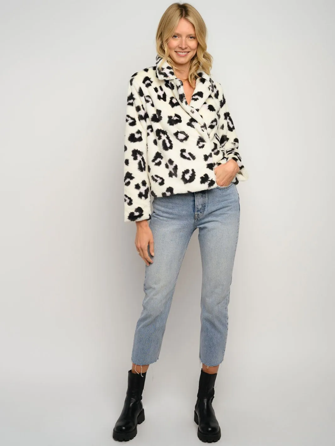 WOMEN'S FAUX FUR ANIMAL PRINT JACKET