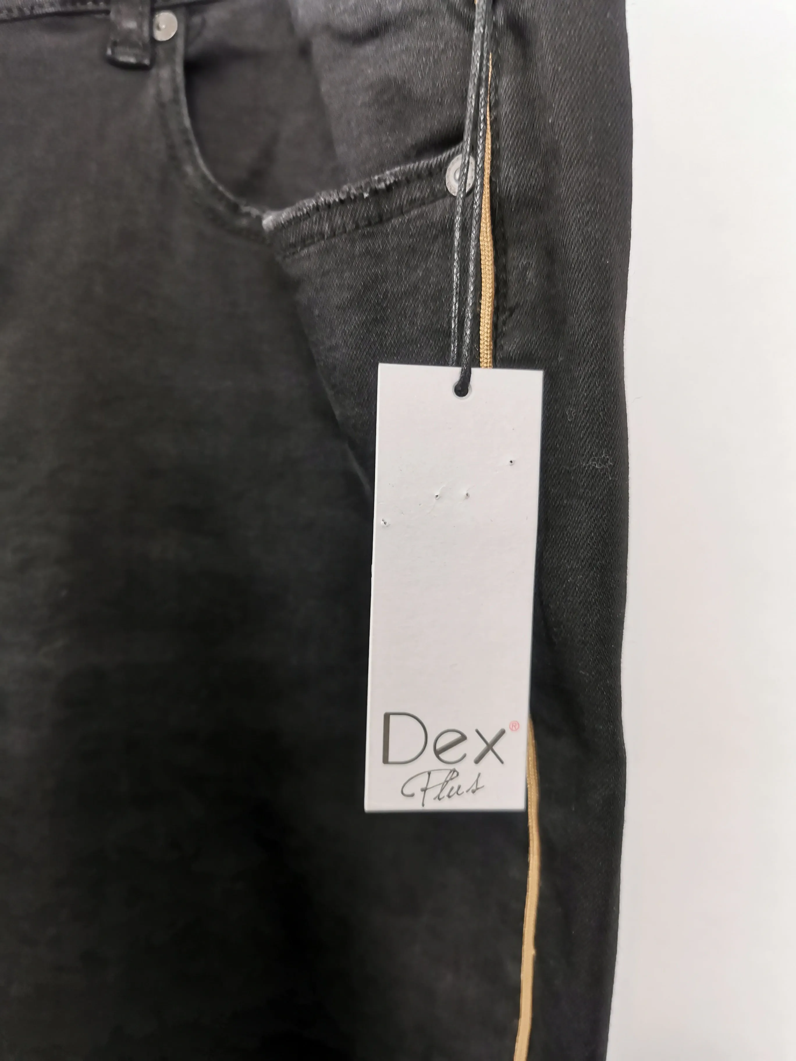 WOMENS PLUS SIZE 22 - DEX, Black / Gold Skinny Jeans NWT B27