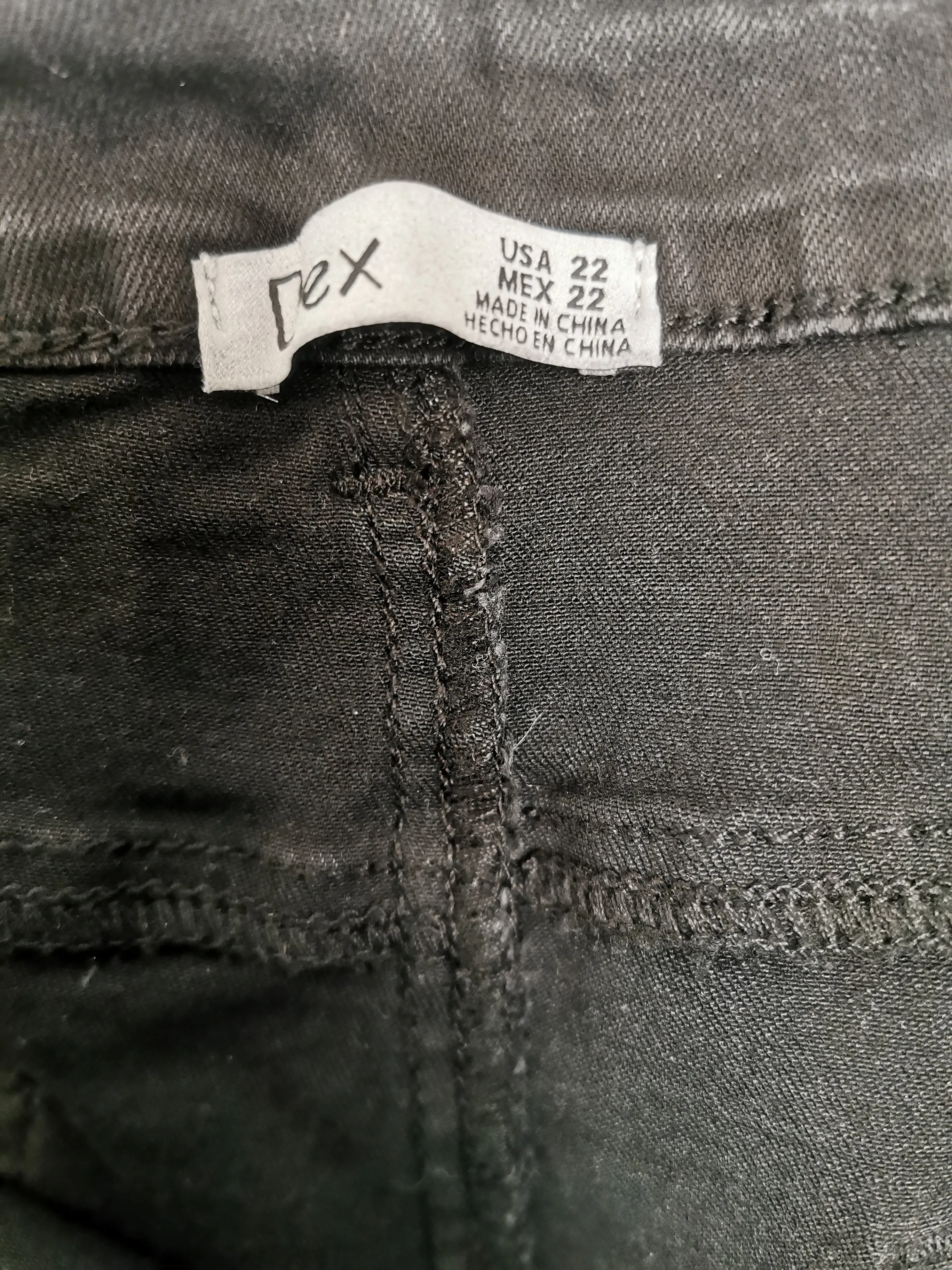 WOMENS PLUS SIZE 22 - DEX, Black / Gold Skinny Jeans NWT B27